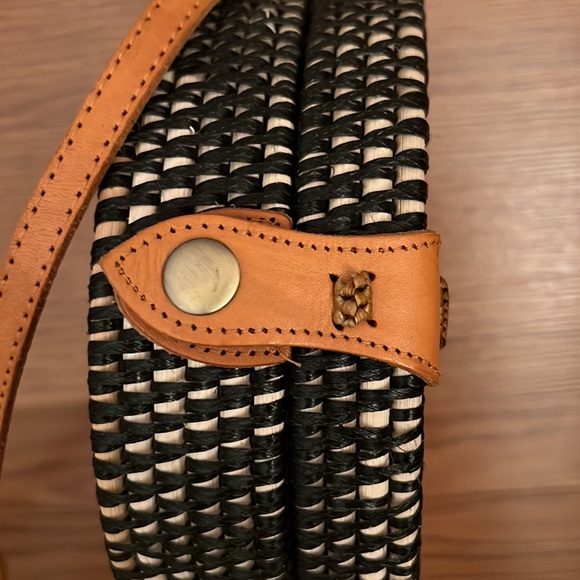 Amerii Round Rattan Purse - Picture 5 of 7